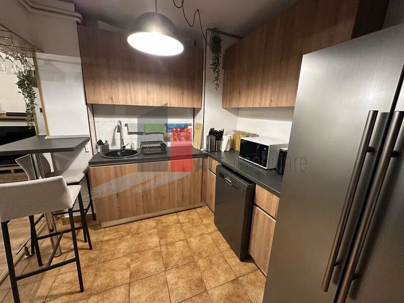 Trei camere, apartament lux, zona linistita, metrou, mobilat utilat, parcare
